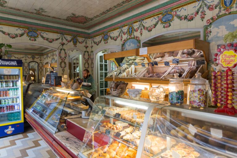 Custom Cakes — Gallo's Bakery